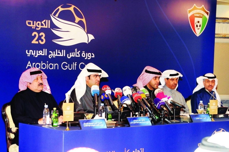 "جانب من احدى المؤتمرات الصحافية للجنة المنظمة | البيان"