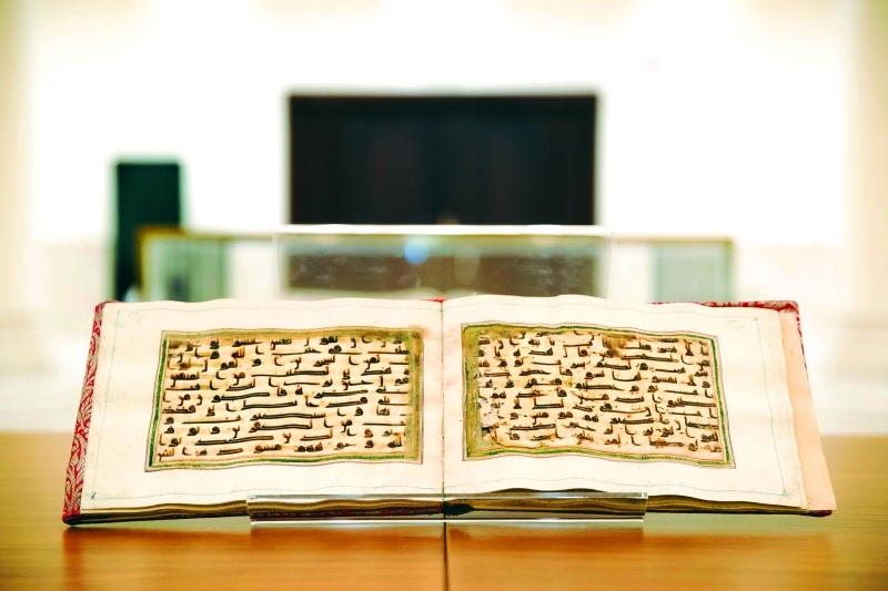 "■ مقتنيات من أنفس وأهم وأغلى الوثائق جمعها سلطان القاسمي | من المصدر"