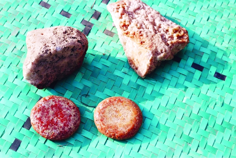 "■  قطع الملح والجبن محفوظة من الماضي"