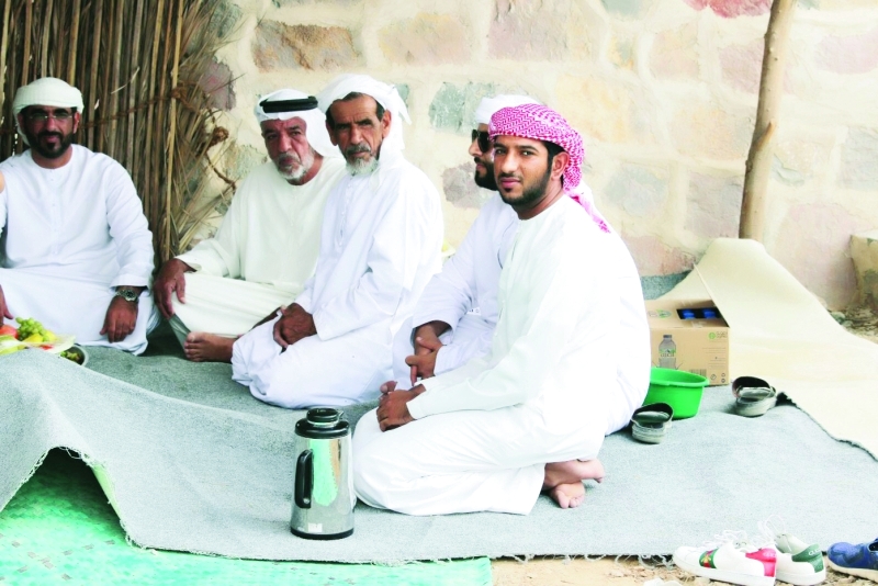 "■ تحت ظل السبلة"