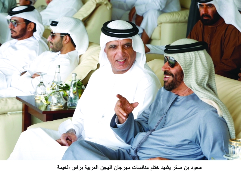 "سعود بن صقر خلال حضوره منافسات سباق الهجن | وام"
