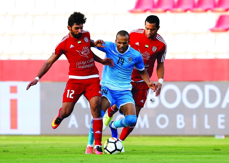 "جانب من لقاء الجزيرة ودبا في الدور الأول للدوري | البيان"