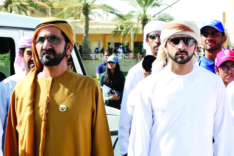 "محمد بن راشد وحمدان بن محمد يتابعان السباق | البيان"