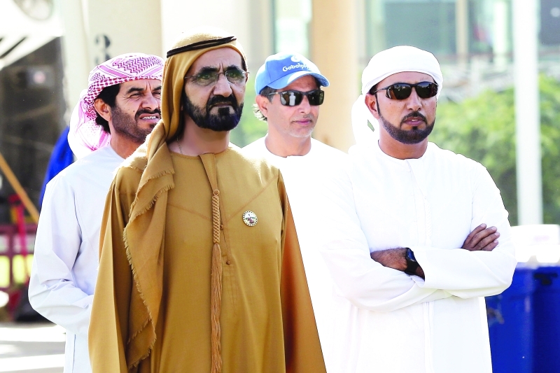 "محمد بن راشد يتابع السباق بحضور سلطان السبوسي وخليفة المقعودي | البيان"