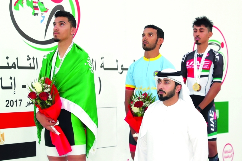 "■ الشعفار مع أبطال سباق السكراش"