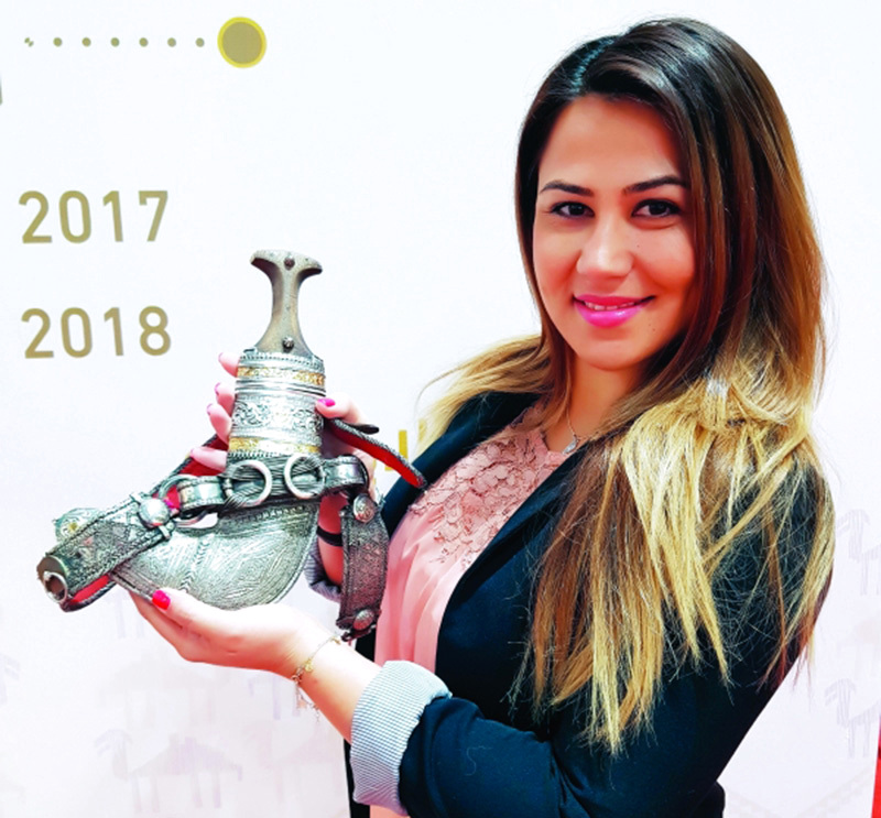 «أنتيكات» عمرها مئات السنين في «واحة السجاد»