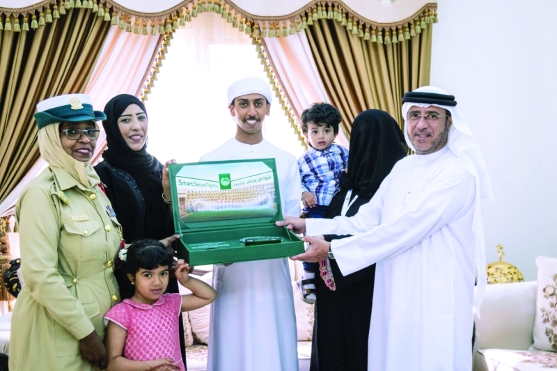 أكاديمية شرطة دبي تهنئ أهالي الخريجين العرب المبتعثين
