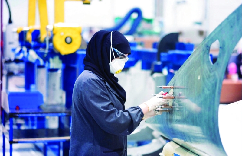 "■ ابنة الإمارات تسجل حضورها بقوة في مجال التصنيع"