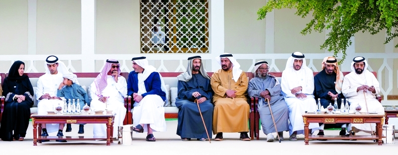 "Ⅶ عبدالله المعلا وطحنون بن محمد ونهيان وسيف وخالد بن زايد وسعيد بن محمد وميثاء الشامسي وحمد الخييلي خلال الاستقبال"