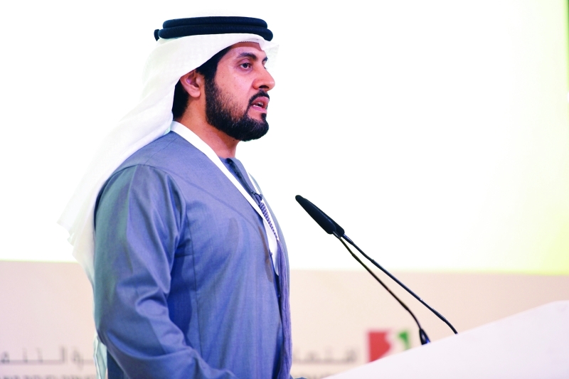 "■ خليفة المنصوري"