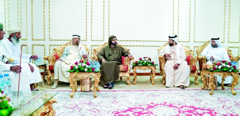 "محمد بن راشد وطحنون بن محمد وأحمد السويدي"