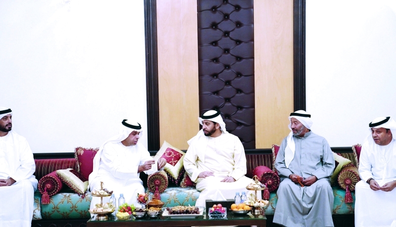 "حمدان بن زايد خلال الزيارة | وام"