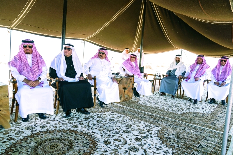 "أعضاء الوفد المرافق لوزير الداخلية السعودي خلال اللقاء"