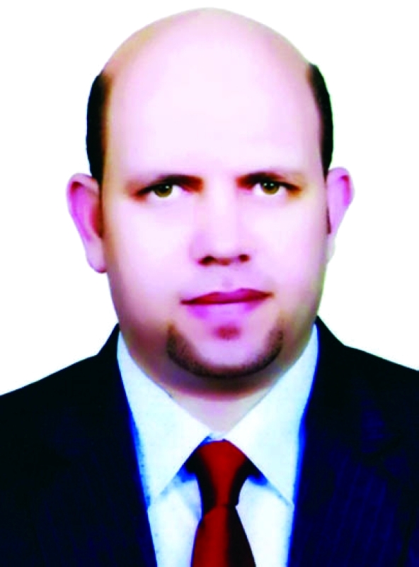 "أيمن عبد اللطيف"