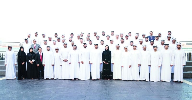 "محمد بن زايد خلال استقباله المتطوعين في الفعاليات الوطنية بحضور شما المزروعي | تصوير: حمد الكعبي ومحمد الحمادي"