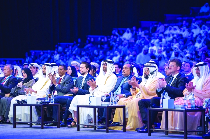 محمد بن زايد: الإمــارات تضمــن أمــن الطاقة عبر مزيج متنوع من الموارد