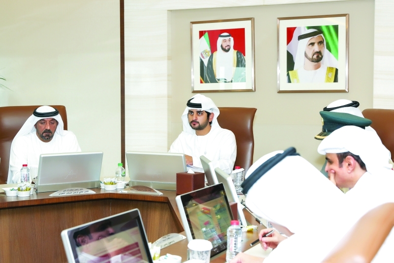 "مكتوم بن محمد وأحمد بن سعيد خلال الاجتماع"