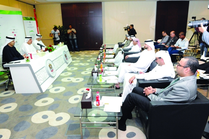 "عبد الملك يشرح تفاصيل المنتدى في المؤتمر الصحافي  |  البيان"