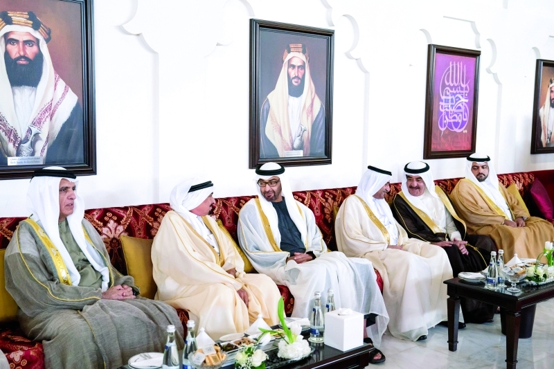 "محمد بن زايد وحميد النعيمي وحمد الشرقي وسعود المعلا وسعود بن صقر ومحمد الشرقي"