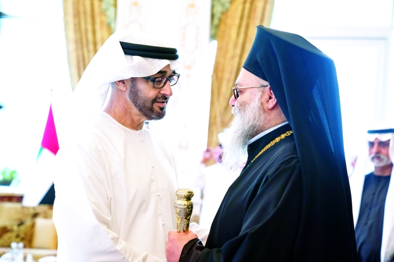 "محمد بن زايد خلال استقباله يوحنا العاشر   |  تصوير: محمد الحمادي"