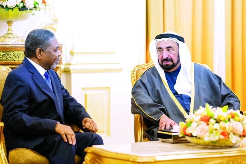 "حاكم الشارقة خلال استقباله رئيس زنجبار |  من المصدر"