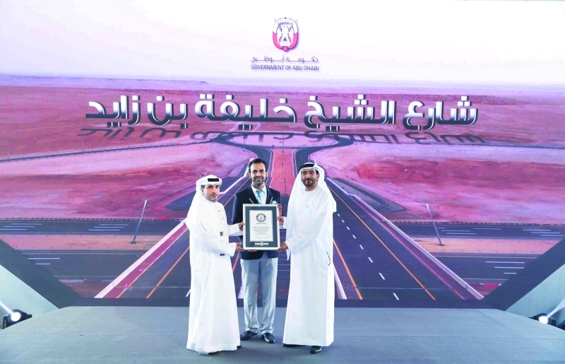 "خلال تسلم شهادة «غينيس» كأطول طريق دولي مضاء بـ (LED)"