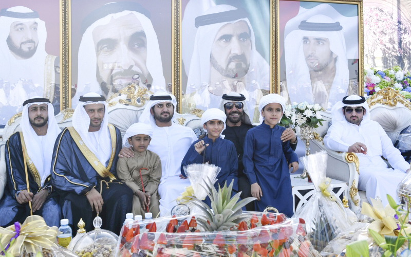 "مكتوم وأحمد بن محمد مع العرسان"
