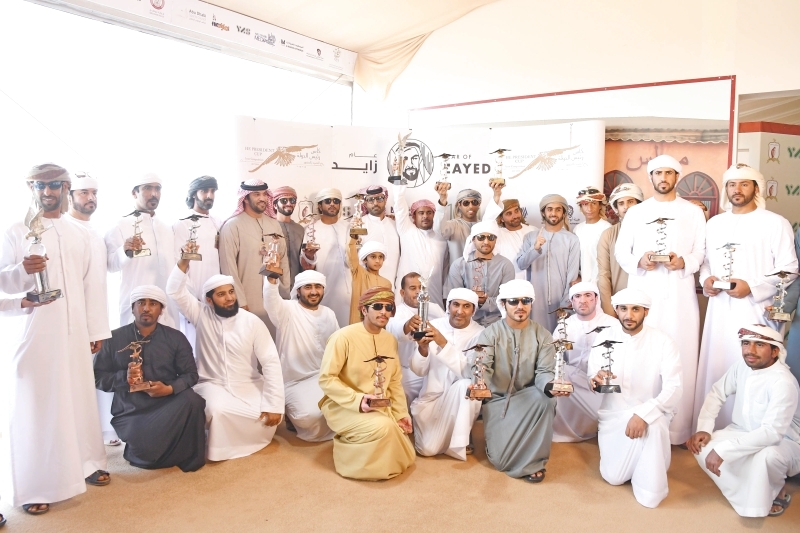 "خلال تتويج الفائزين في الحدث البيان"