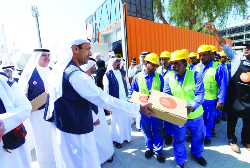 "■ بنك الإمارات للطعام نجح في الوصول إلى المستحقين بالتعاون مع الجمعيات الخيرية والمؤسسات   |    أرشيفية"