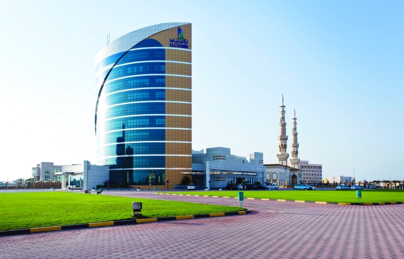 "مبنى غرفة تجارة وصناعة رأس الخيمة"