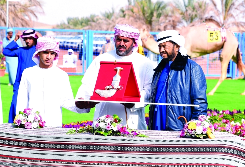 "سلطان بن زايد يتوج الفائزين | البيان"