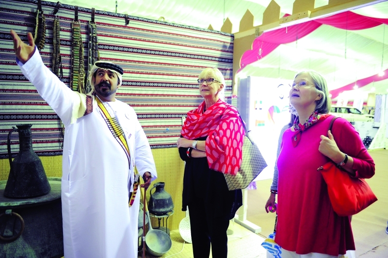 "اهتمام كبير من الأجانب بالأنشطة التراثية | البيان"