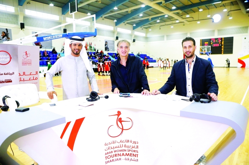 "الاستوديو التحليلي لقناة الشارقة داخل الملعب | البيان"