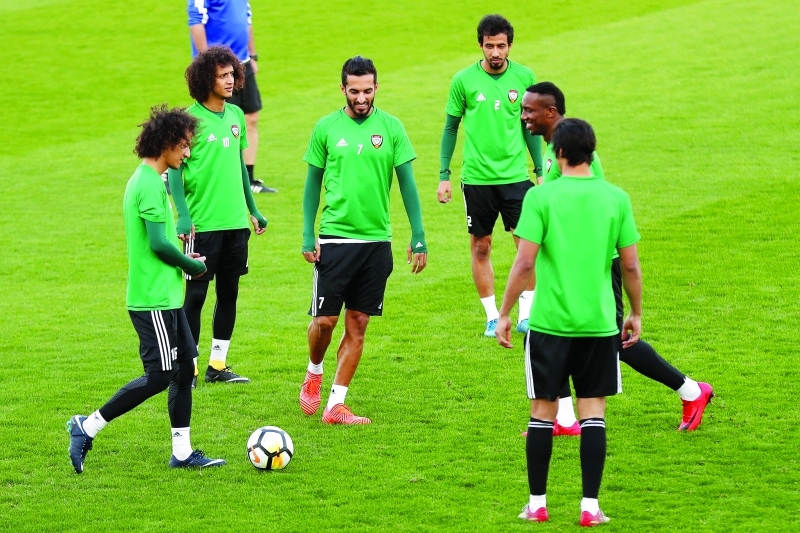 "من تدريبات سابقة لمنتخب الإمارات | البيان"