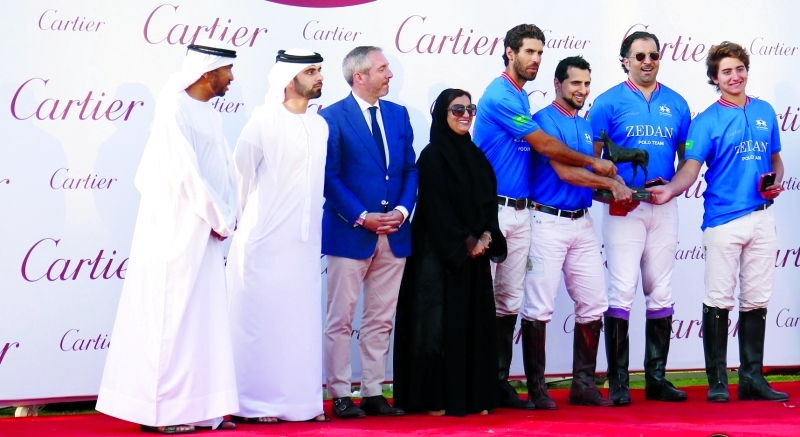 "منصور بن محمد ولبنى القاسمي وجانب من التتويج | البيان"