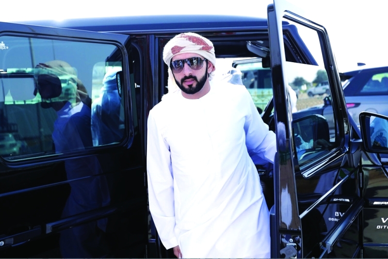 حمدان بن محمد يشهد رموز «أبناء القبائل»