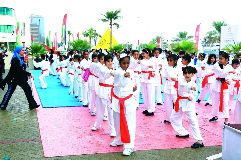 "جانب من فعاليات اليوم الرياضي في العام الماضي | البيان"