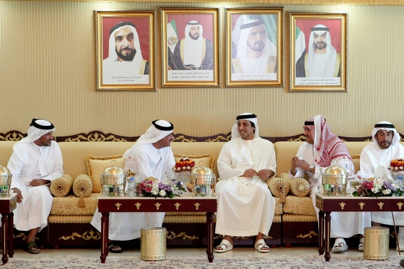 "منصور بن زايد متحدثاً إلى سلطان بن حمدان | البيان"
