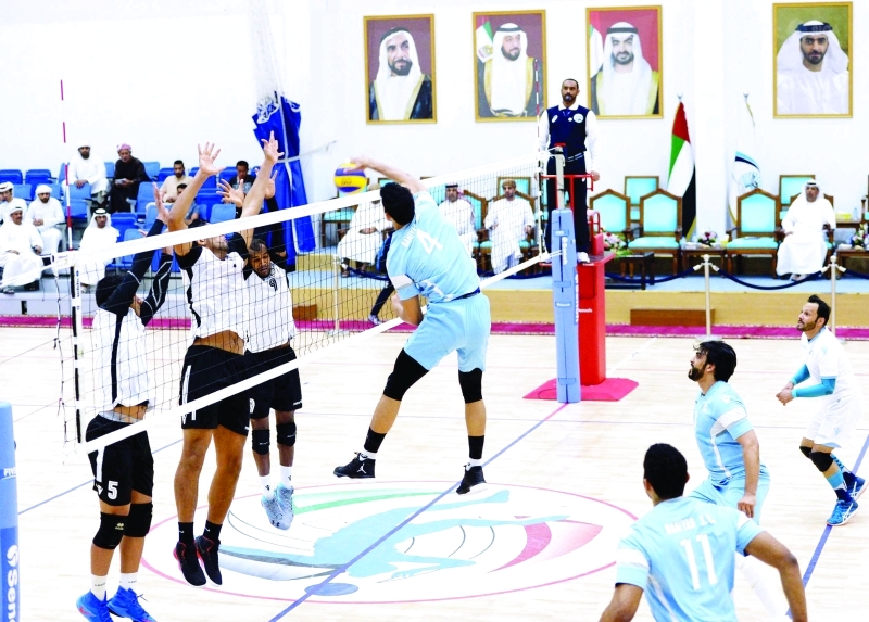 "جانب من مباراة بني ياس والسلام العماني | البيان"