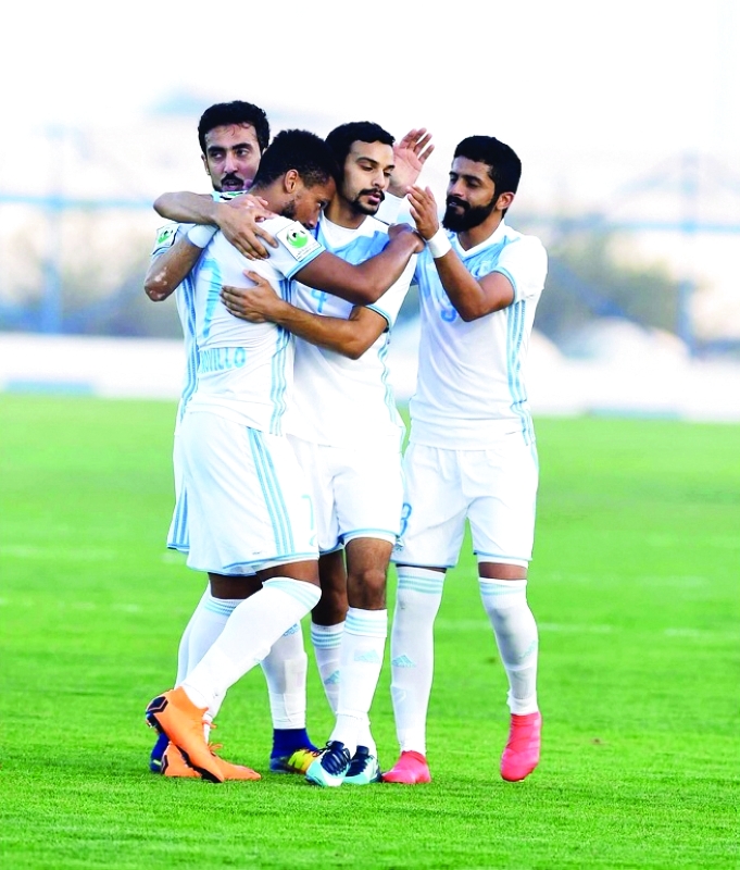 "فرحة لاعبي بني ياس بالفوز على العربي | البيان"