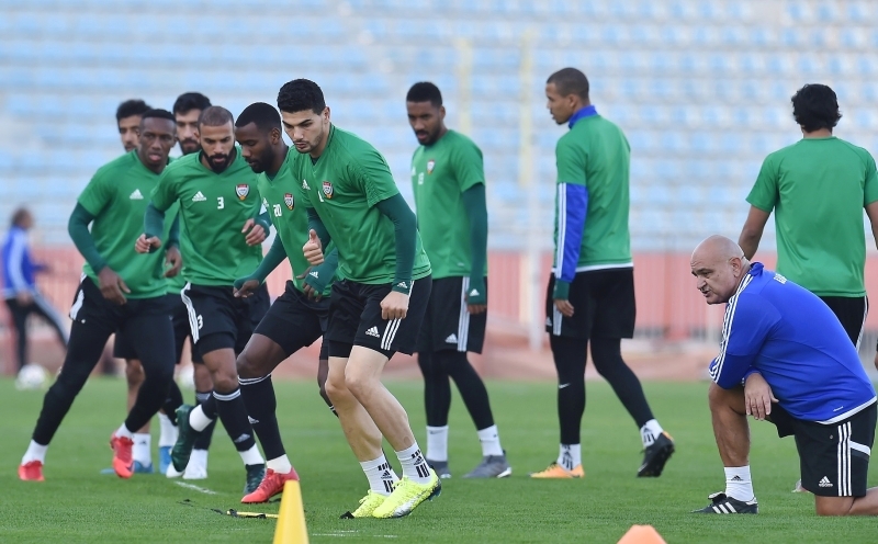 "جانب من تدريبات المنتخب - البيان"