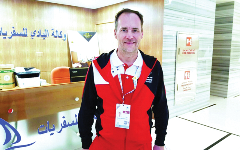 "الأسترالي وارنر"