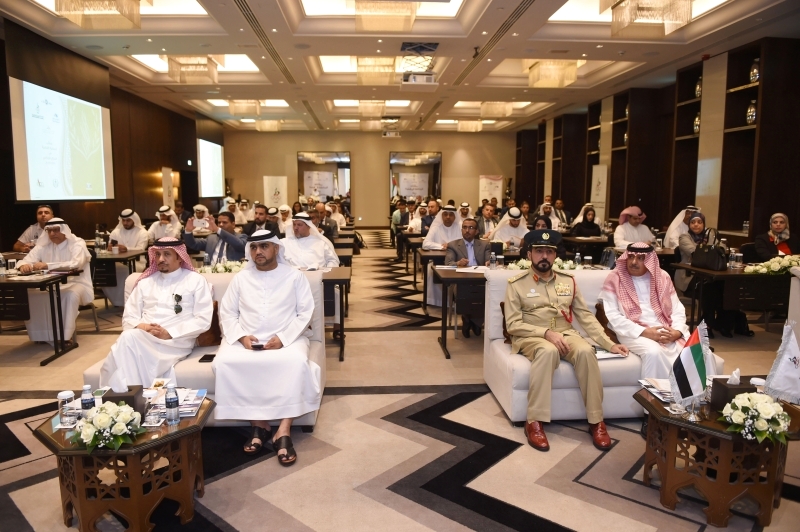 "الحضور خلال متابعة محاضرات اليوم الاول للملتقى تصوير اكزفير ويلسون"