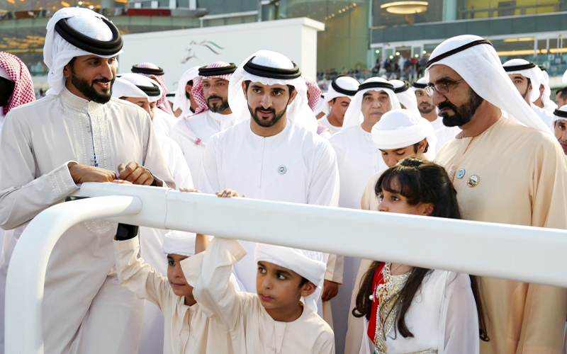 "محمد بن راشد وحمدان بن محمد وناصر بن حمد خلال السباق | البيان"