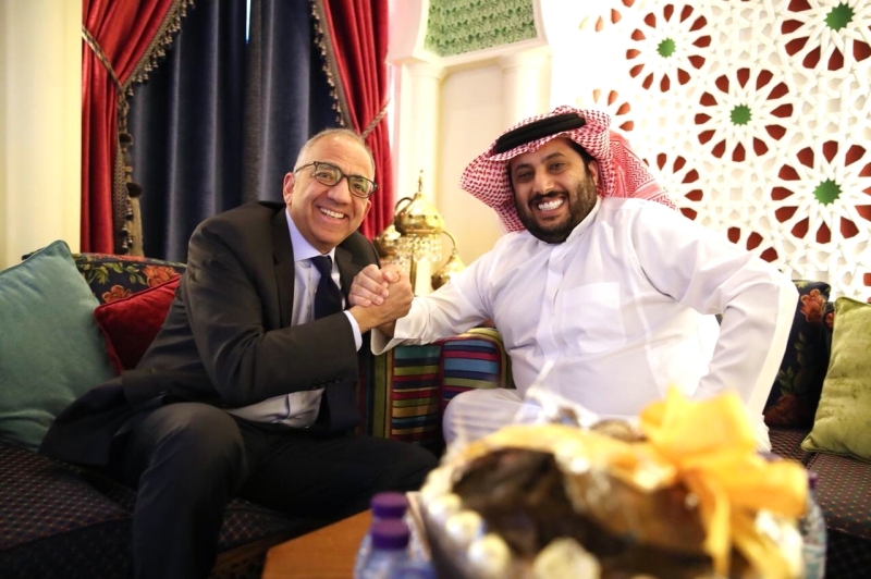 "تركي آل شيخ خلال استقباله لرئيس الاتحاد الأميركي لكرة القدم | من المصدر"