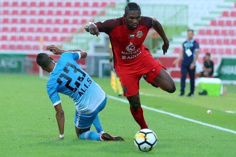 "مبارة دبا الفجيرة وشباب الاهلي في نادي الاهلي .نوفمبر ١٨ ٢٠١٧ . تصوير : عبدالله المطروشي"