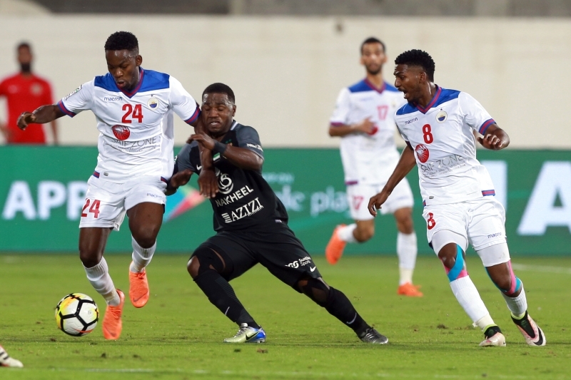 "شباب الأهلي دبي يتخطى الشارقة في الكأس تصوير - يونس يونس"