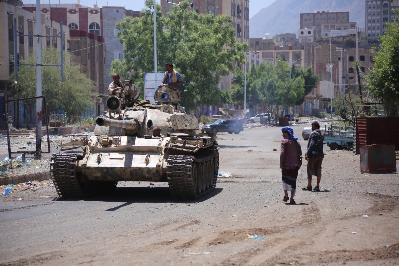 الجيش اليمني يحرر تلالاً استراتيجية ويتقدم في صعدة