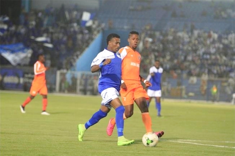 "الهلال واكوا لقاء الذهاب"