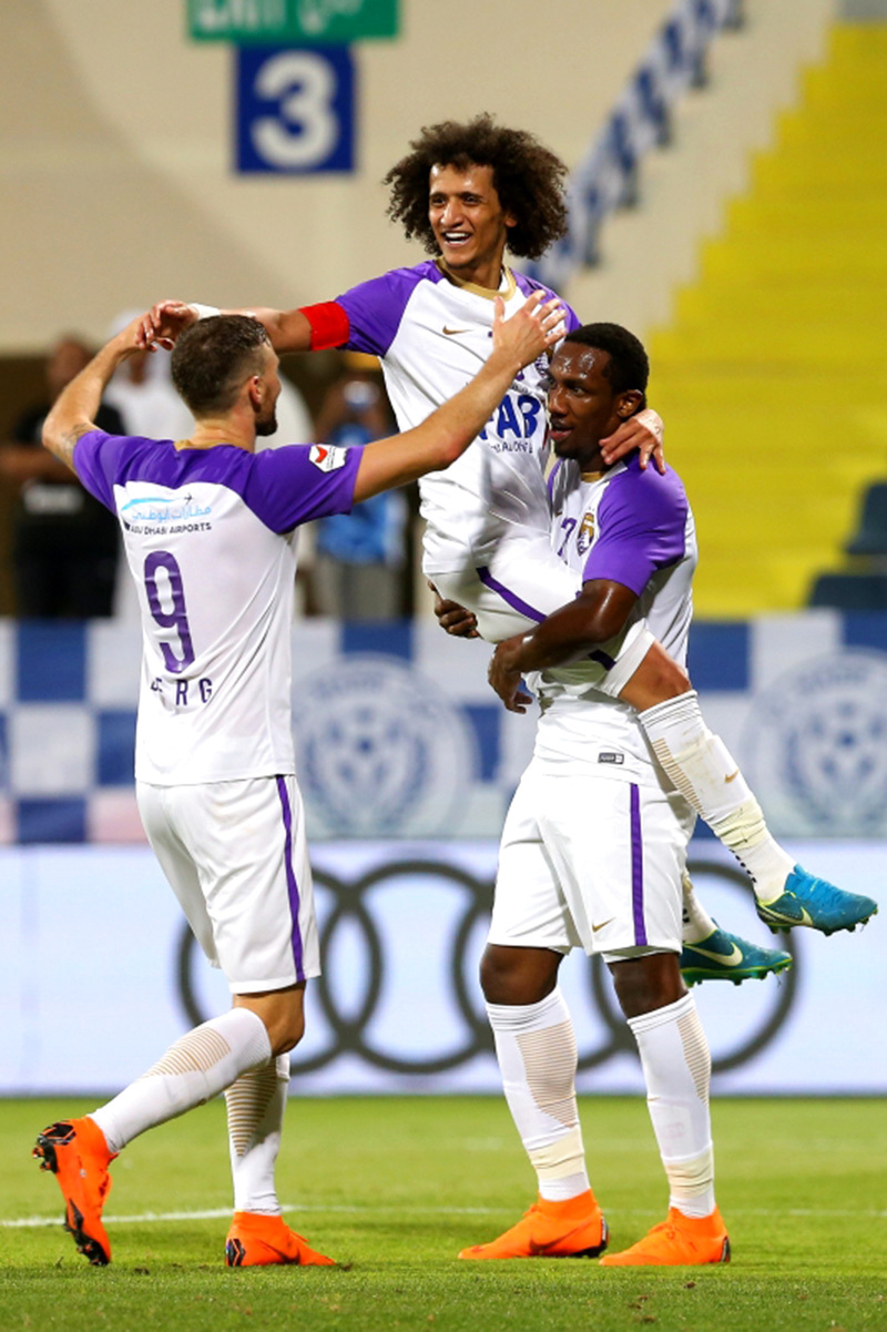 "فرحة لاعبي العين بالفوز على النصر في الجولة قبل الأخيرة للدوري | تصوير: عيسى البلوشي"